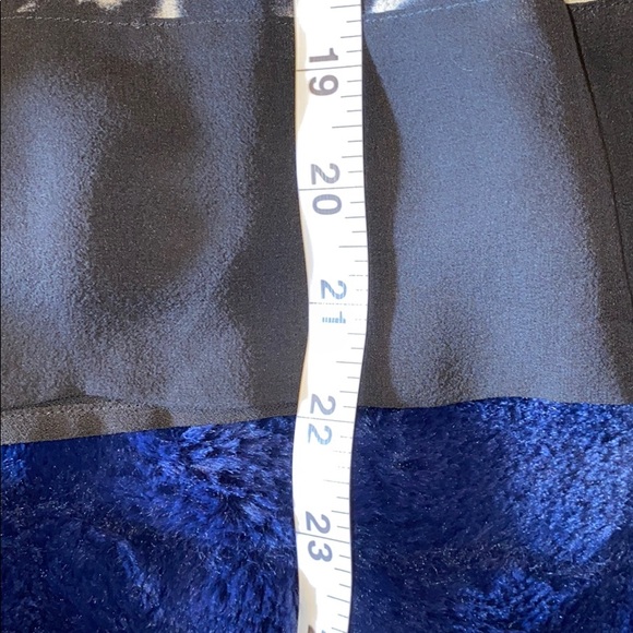 THE LIMITED. SILK MIDI SKIRT.SUBTLE FLORAL PATTERN - Picture 9 of 10